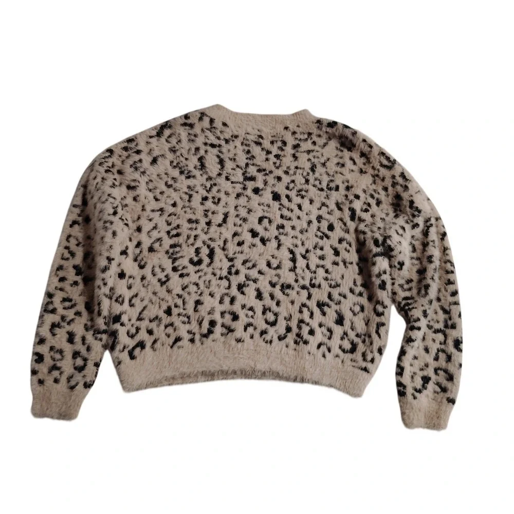Mi Ami Leopard‎ Print Fuzzy Soft Sweater Size M